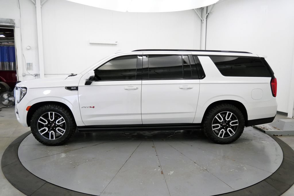 Used 2024 GMC Yukon XL AT4 w/ AT4 Premium Plus Package AWD/4WD image 4