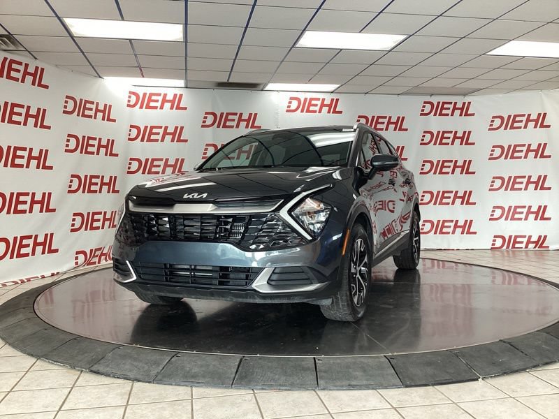 Used 2023 Kia Sportage EX AWD/4WD image 3