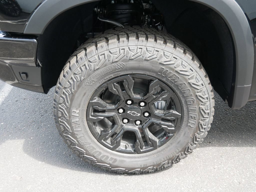 New 2026 Chevrolet Silverado 1500 ZR2 w/ Dark Appearance Package AWD/4WD image 12