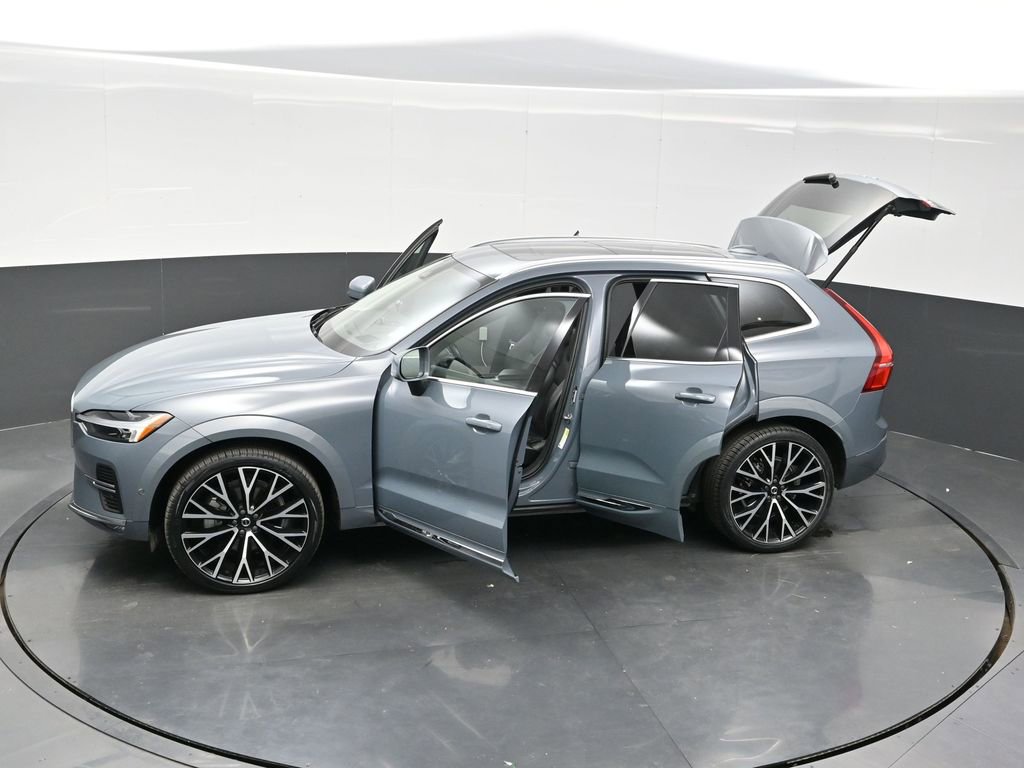 Used 2022 Volvo XC60 B6 Inscription w/ Advanced Package image 37