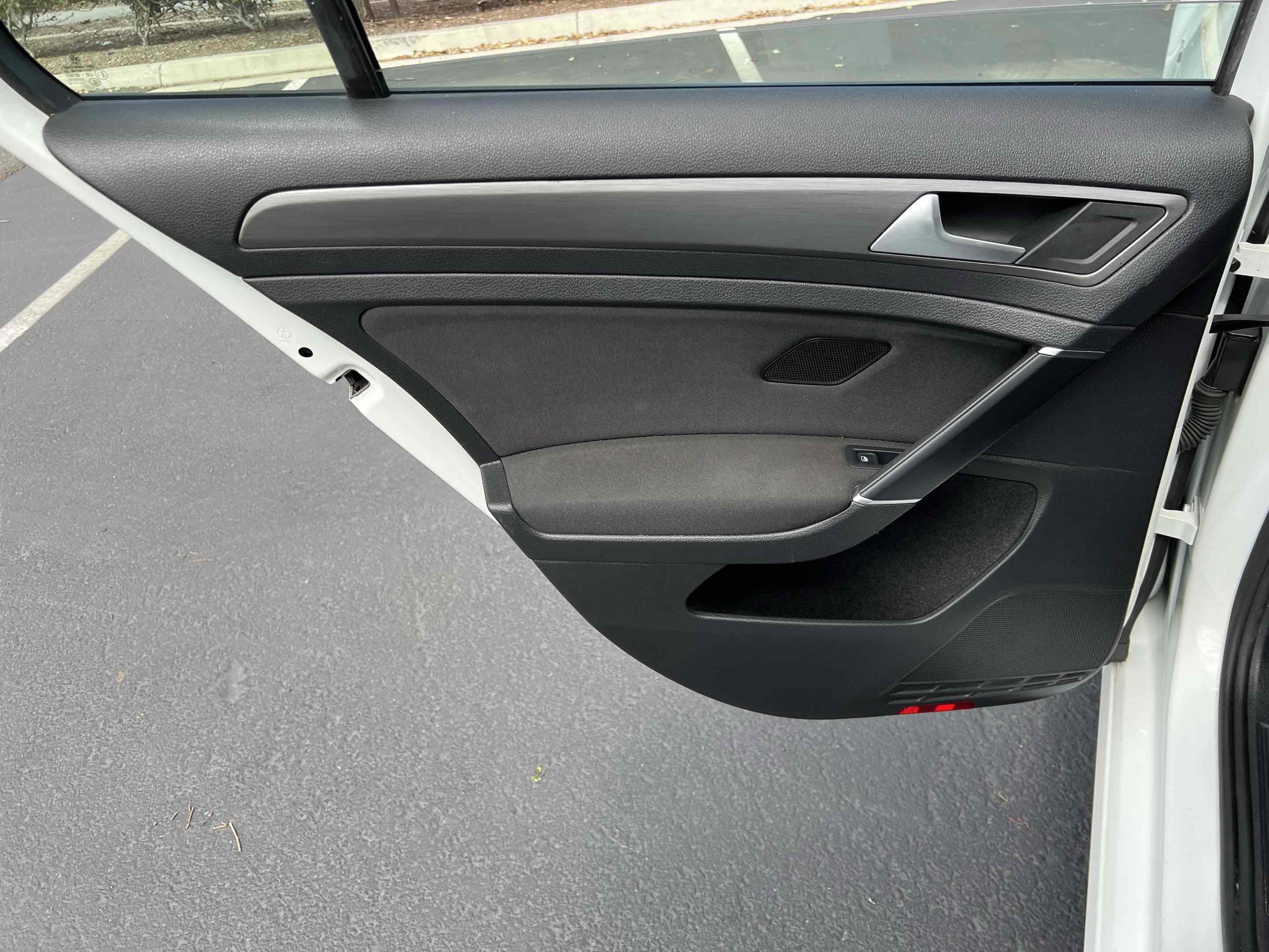 Used 2019 Volkswagen e-Golf SE w/ Driver Assistance Package image 66