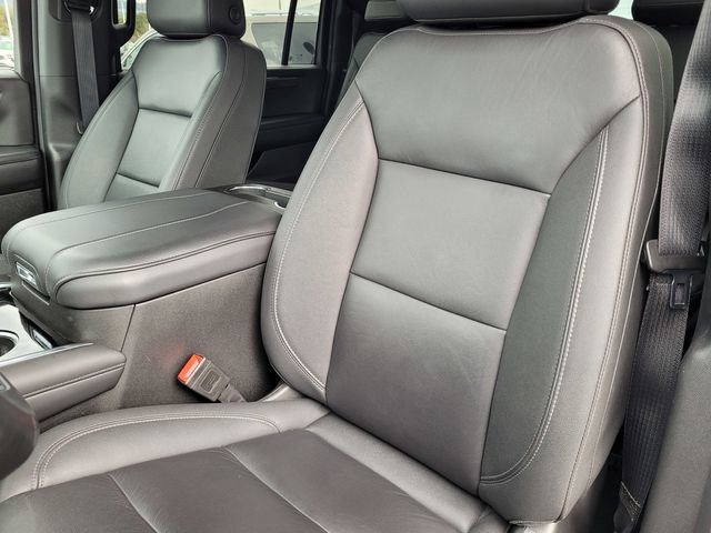 Used 2025 Chevrolet Suburban Z71 image 20