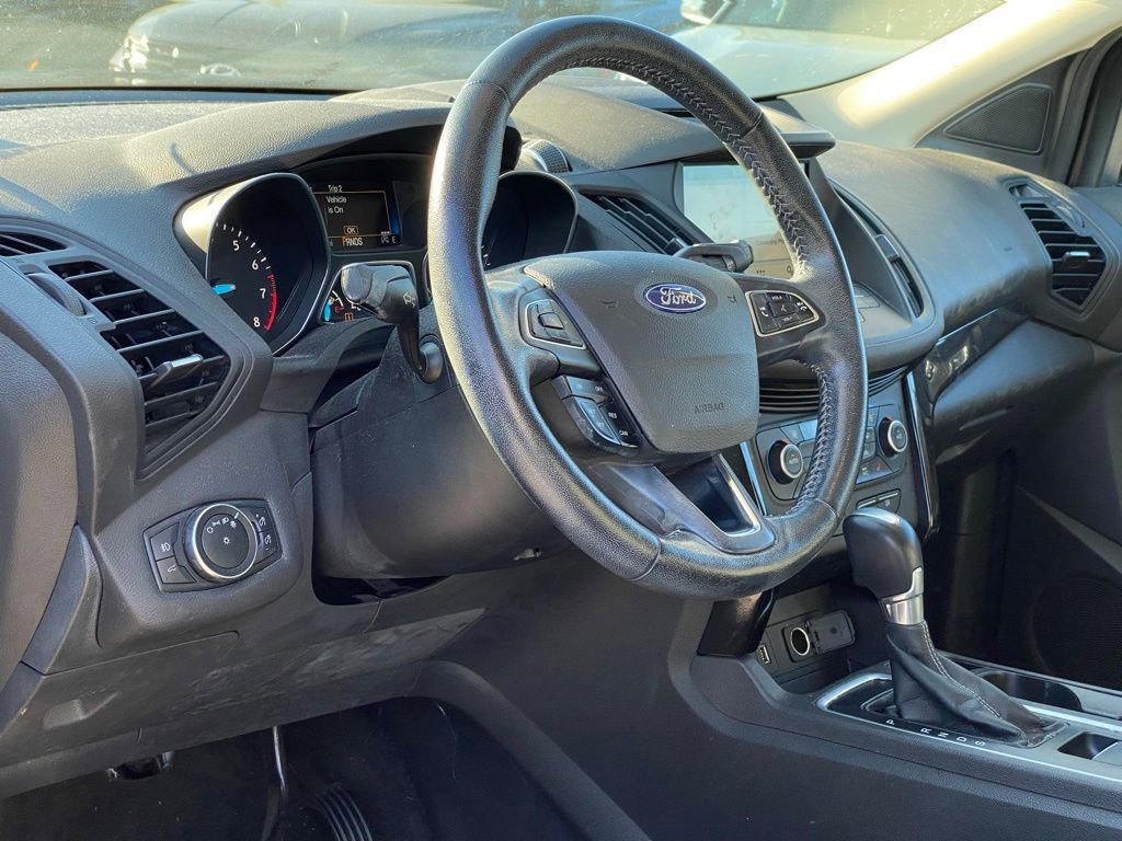 Used 2018 Ford Escape SE w/ SE Sport Appearance Package image 10