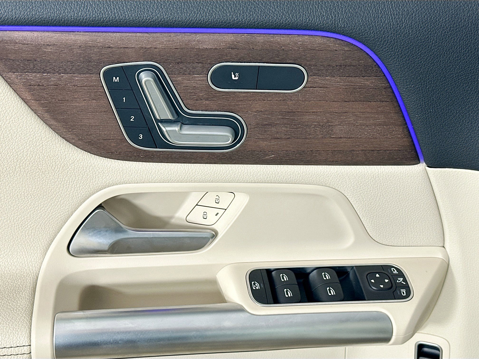 Certified 2023 Mercedes-Benz GLA 250 4MATIC w/ Premium Package image 23