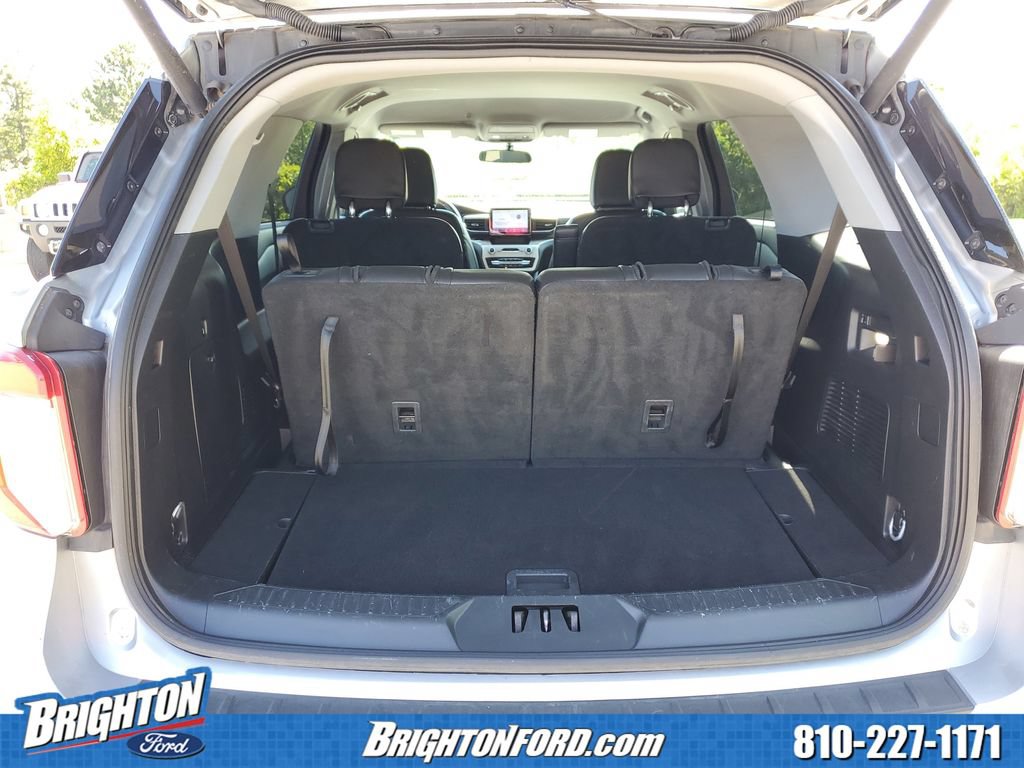 Used 2023 Ford Explorer XLT w/ Equipment Group 202A AWD/4WD image 7