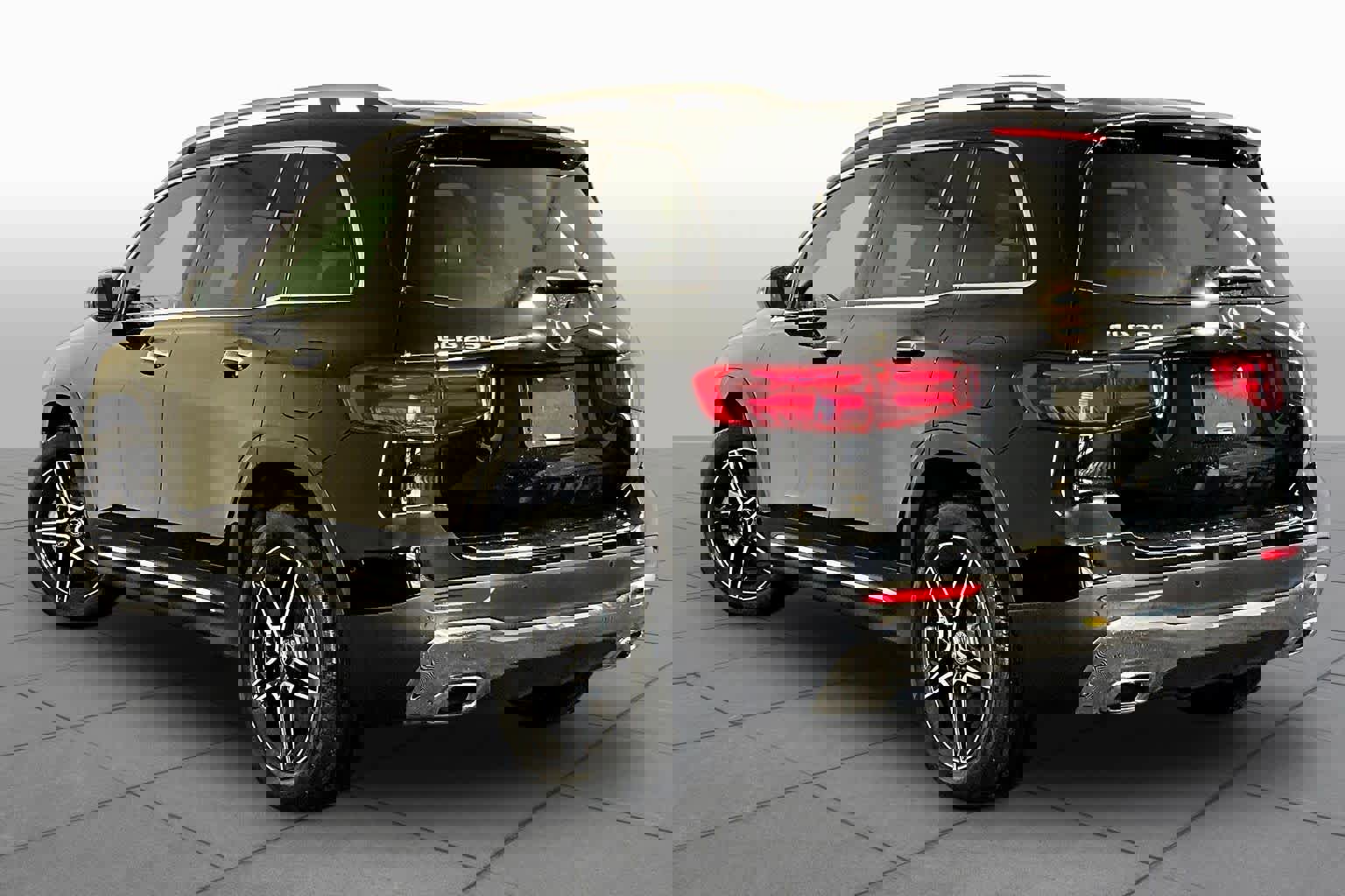 New 2026 Mercedes-Benz GLB 250 4MATIC image 3