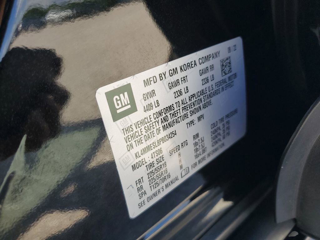 Used 2023 Buick Encore GX Select AWD/4WD image 27