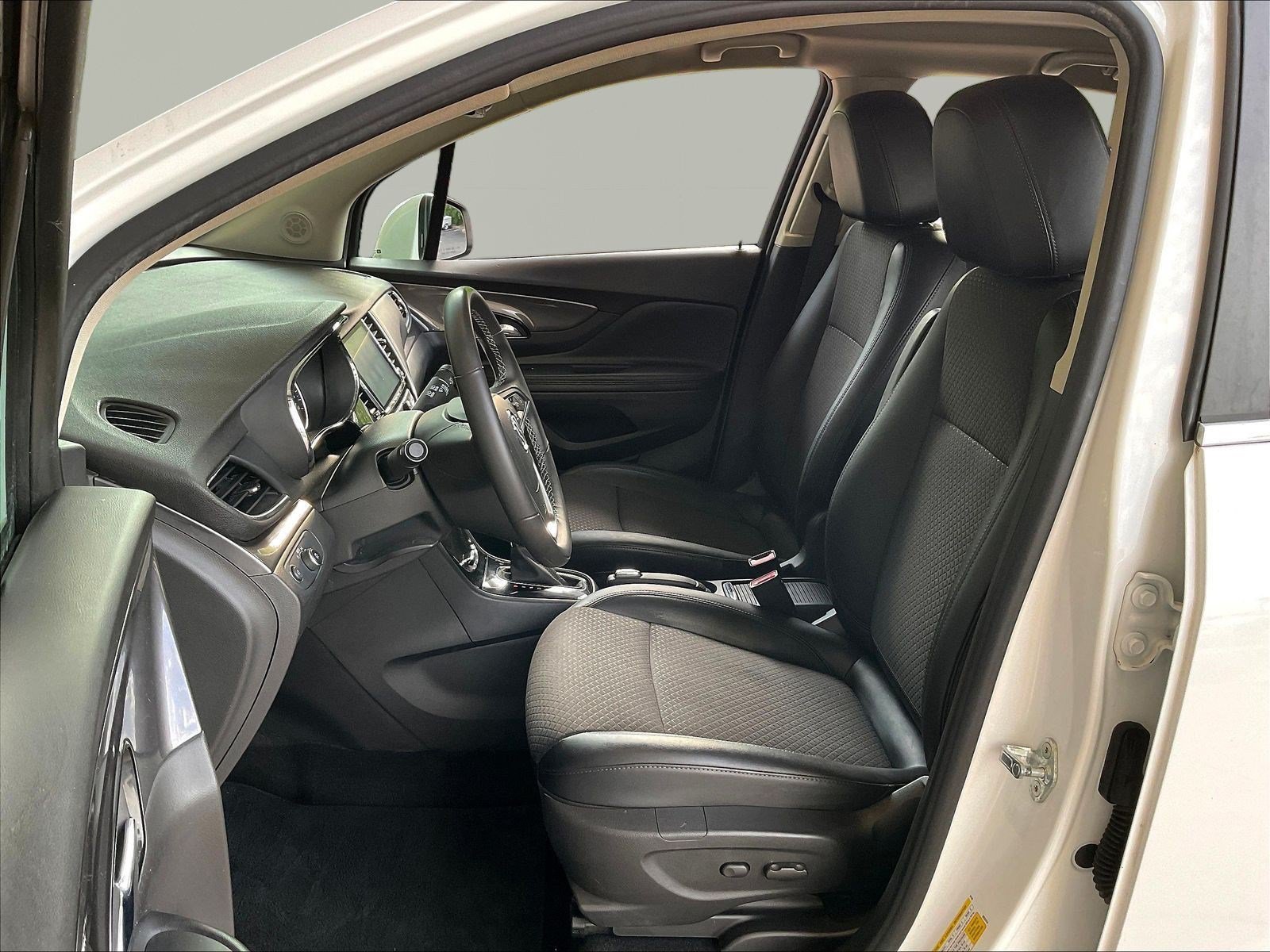 Used 2019 Buick Encore Preferred FWD image 19