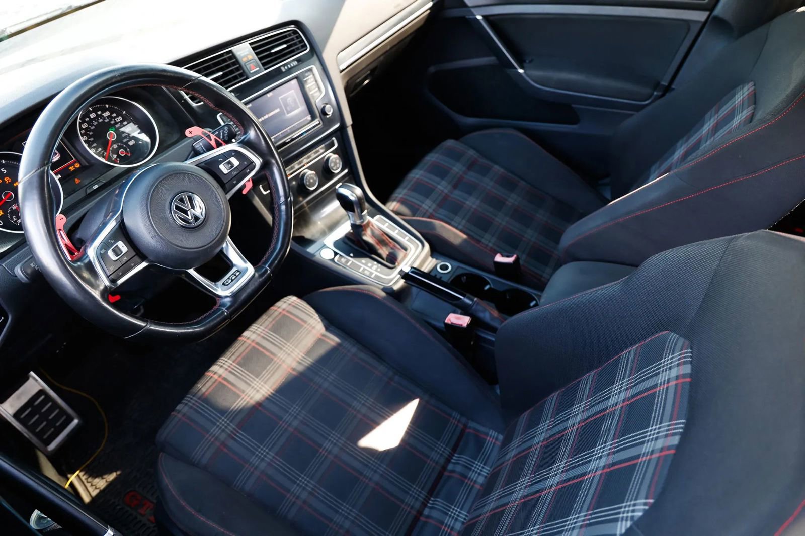 Used 2017 Volkswagen GTI Sport image 12