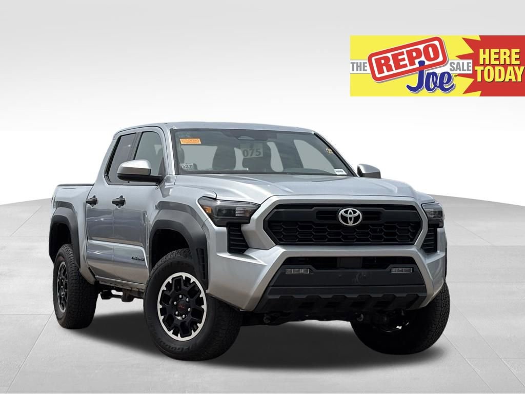 Used 2024 Toyota Tacoma TRD Off-Road AWD/4WD image 1