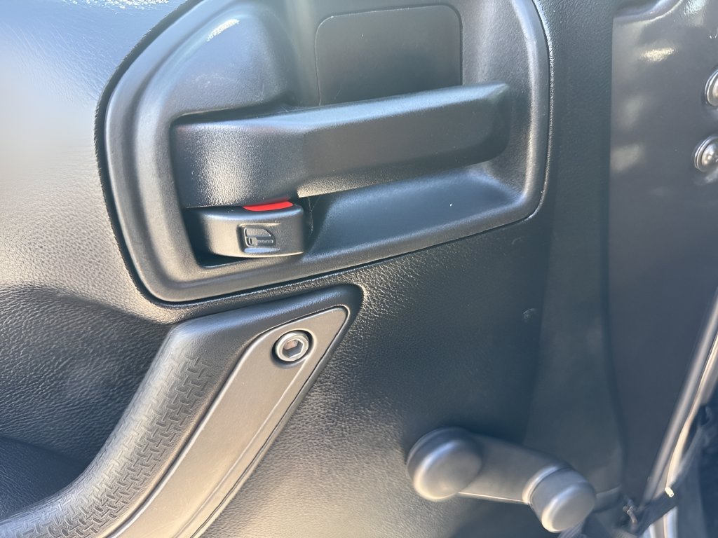 Used 2018 Jeep Wrangler Sport AWD/4WD image 24