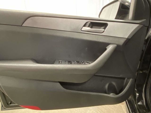 Used 2019 Hyundai Sonata SE image 12