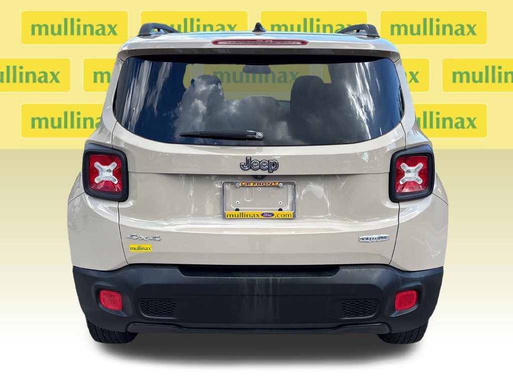 Used 2016 Jeep Renegade Latitude AWD/4WD image 9