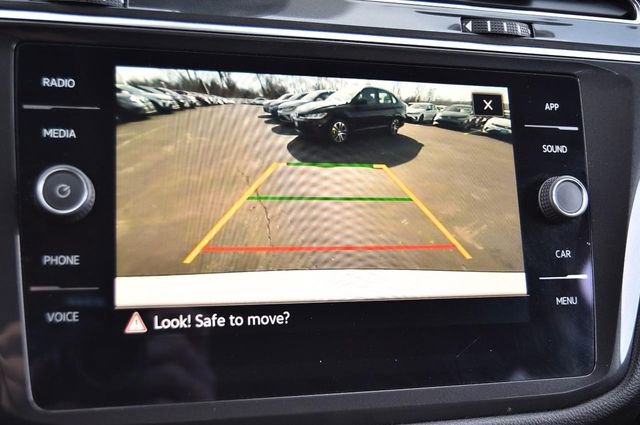 Certified 2023 Volkswagen Tiguan SE image 13