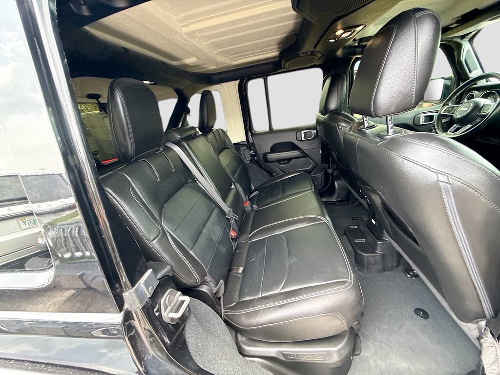 Used 2022 Jeep Wrangler Unlimited Sahara w/ Cold Weather Group AWD/4WD image 32
