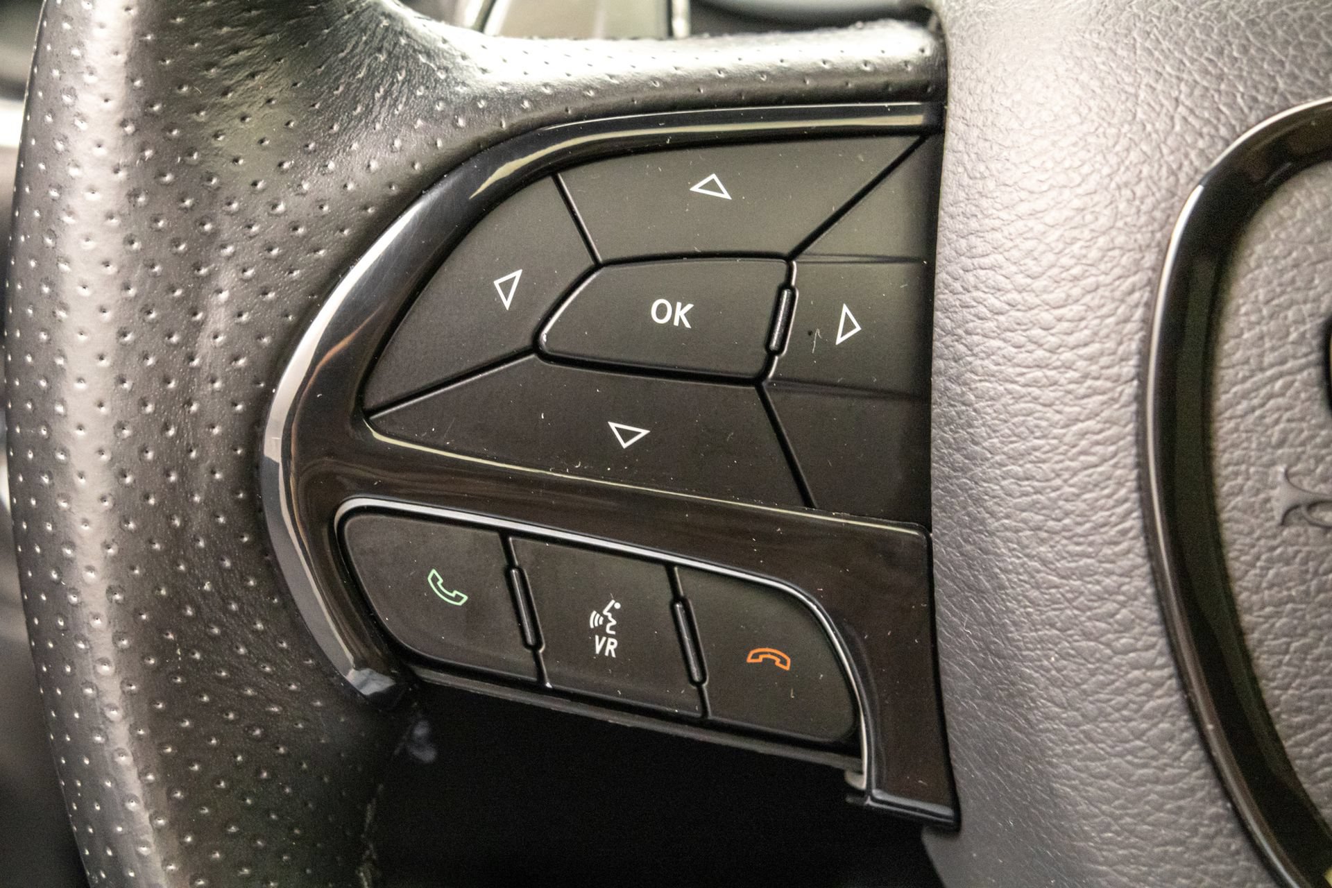 Used 2018 Dodge Challenger R/T Scat Pack w/ Leather Interior Group RWD image 19
