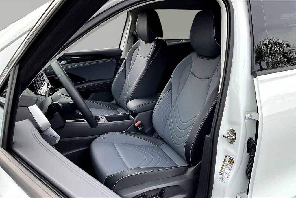 New 2026 Volkswagen Tiguan SE image 19