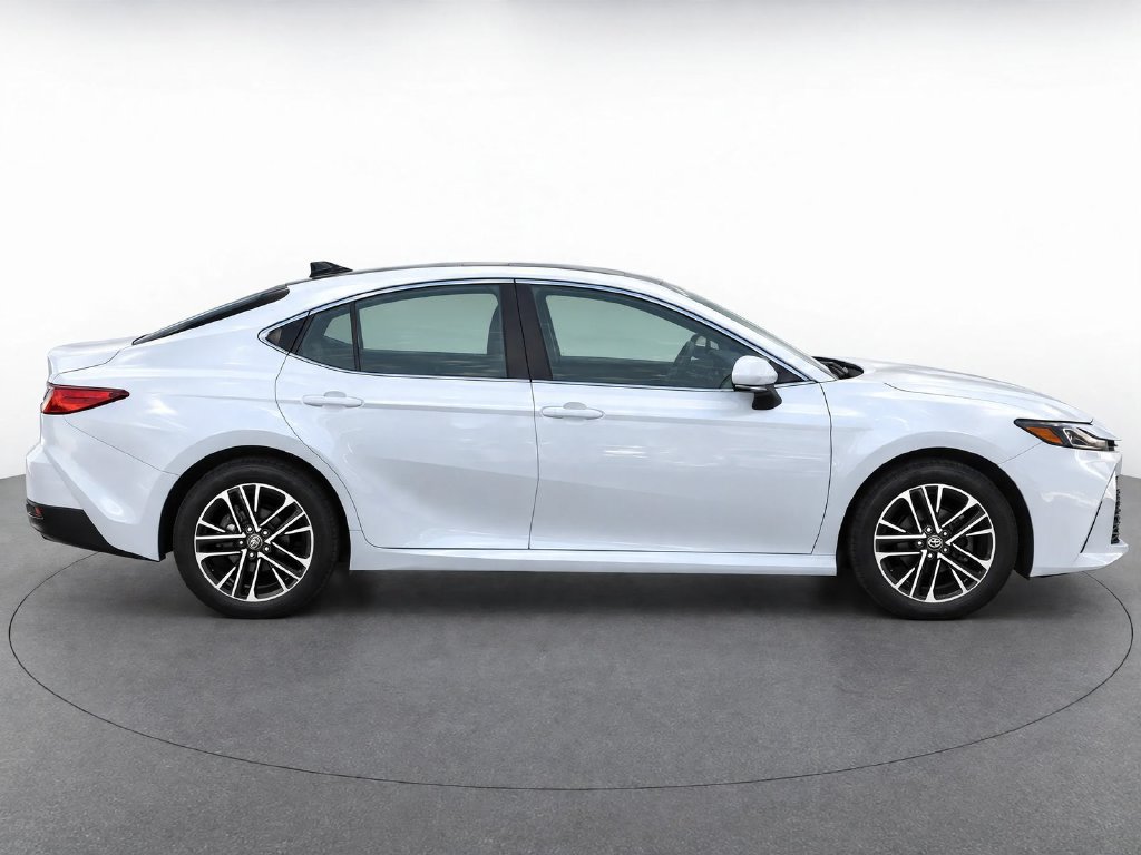 Used 2025 Toyota Camry XLE AWD/4WD image 6