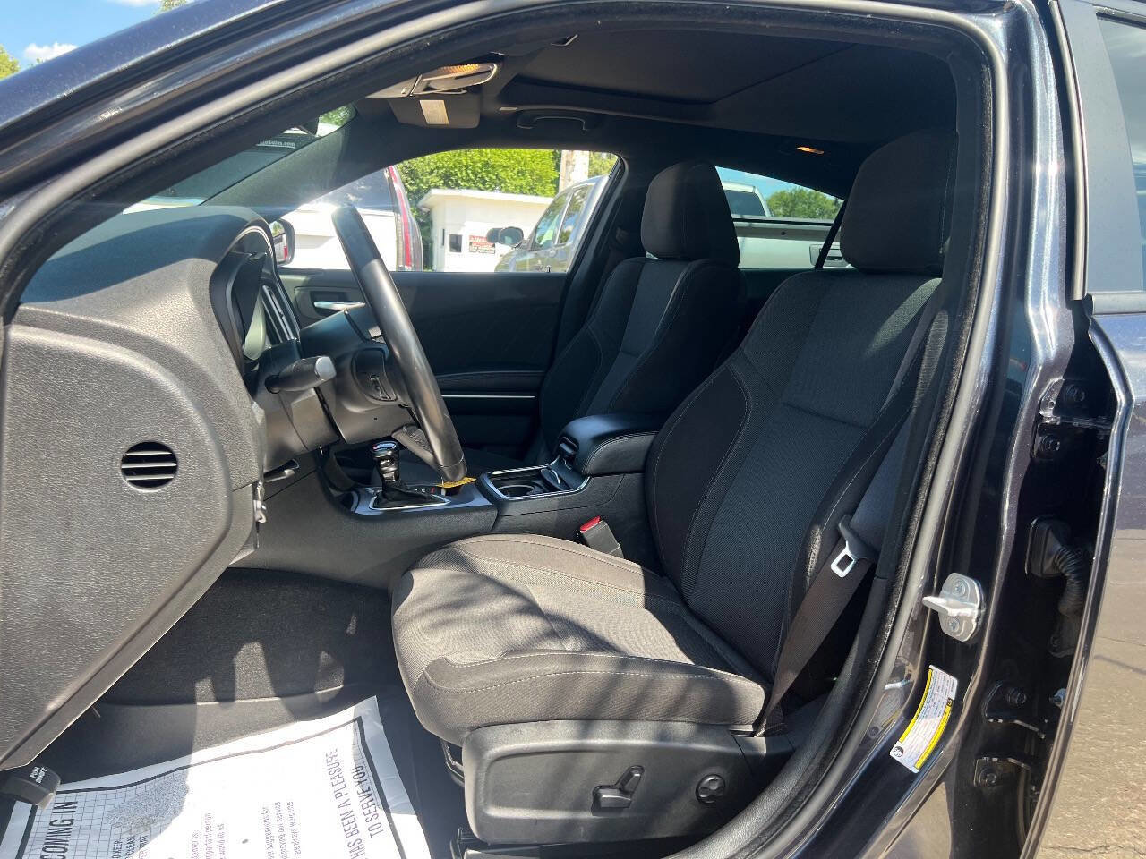 Used 2019 Dodge Charger SXT image 9