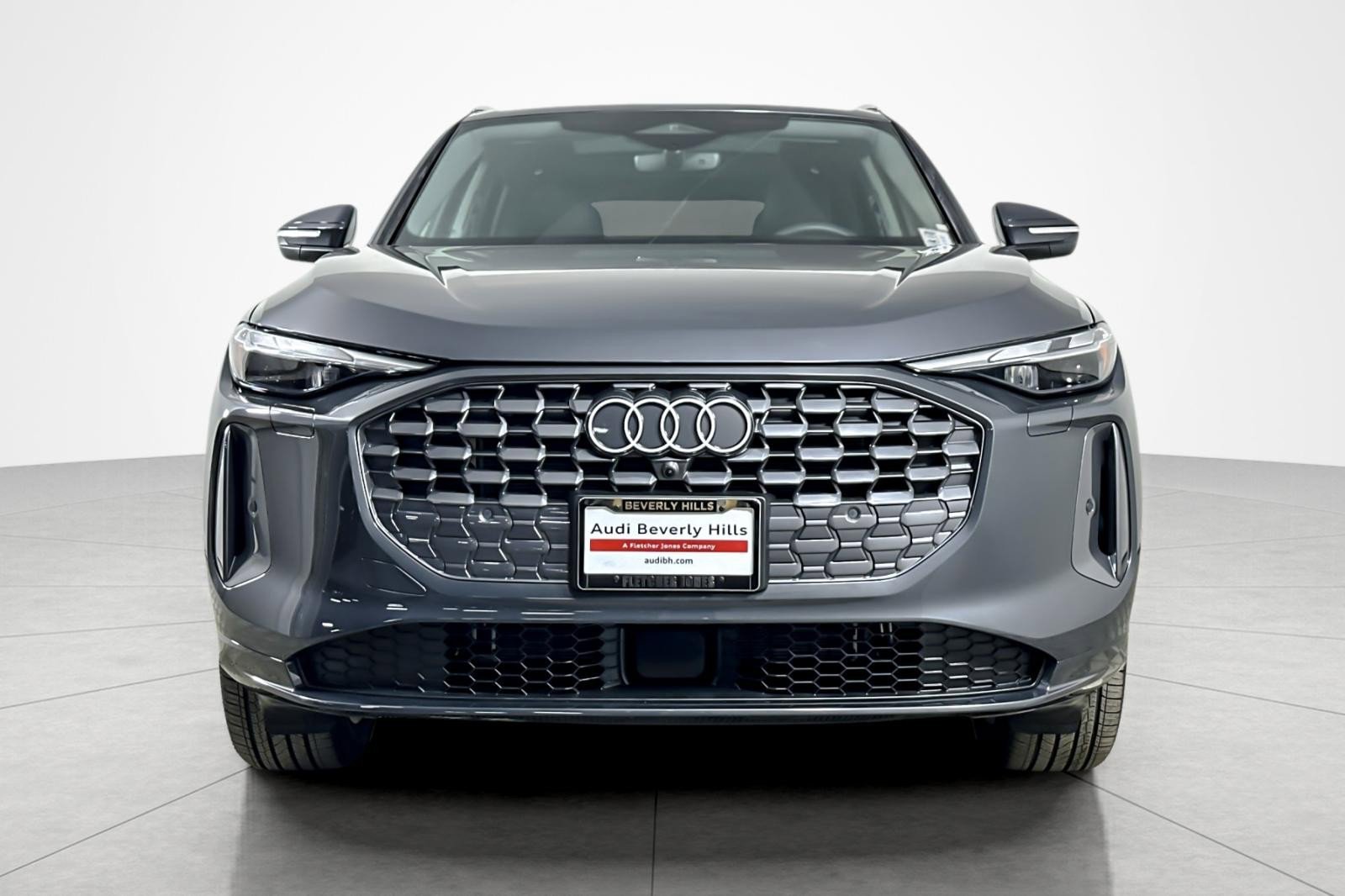 Used 2025 Audi Q5 Premium w/ Convenience Package image 8