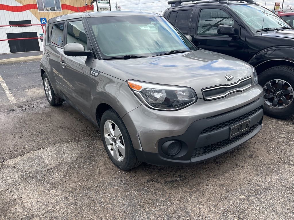 Used 2018 Kia Soul w/ Convenience Package image 2