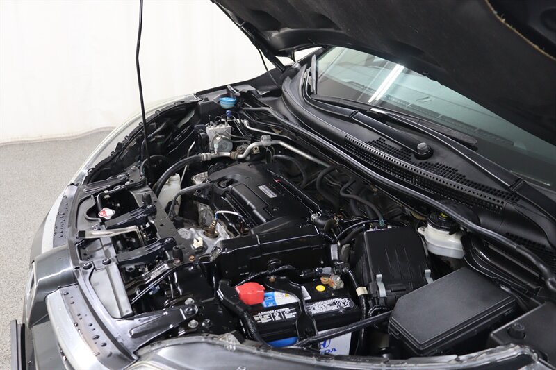 Used 2016 Honda CR-V LX image 32