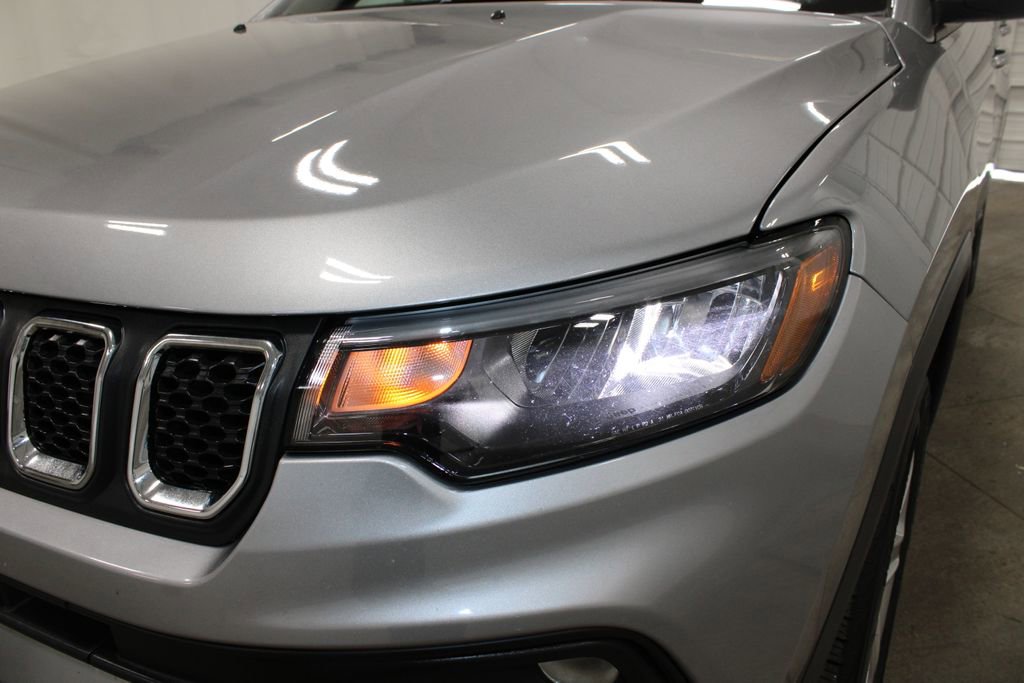 Used 2024 Jeep Compass Latitude image 12