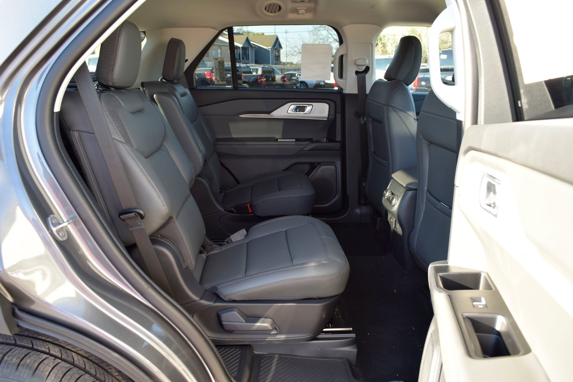 New 2026 Ford Explorer Active w/ Active Comfort Package image 24