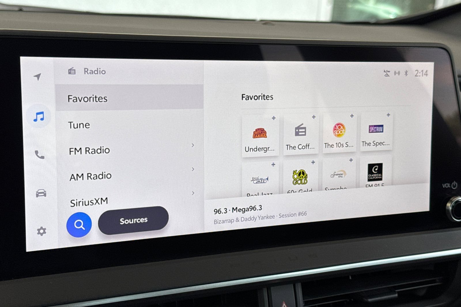 Used 2023 Toyota Prius Prime Premium FWD image 23