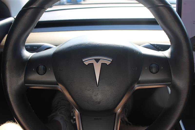 Used 2018 Tesla Model 3 RWD image 10