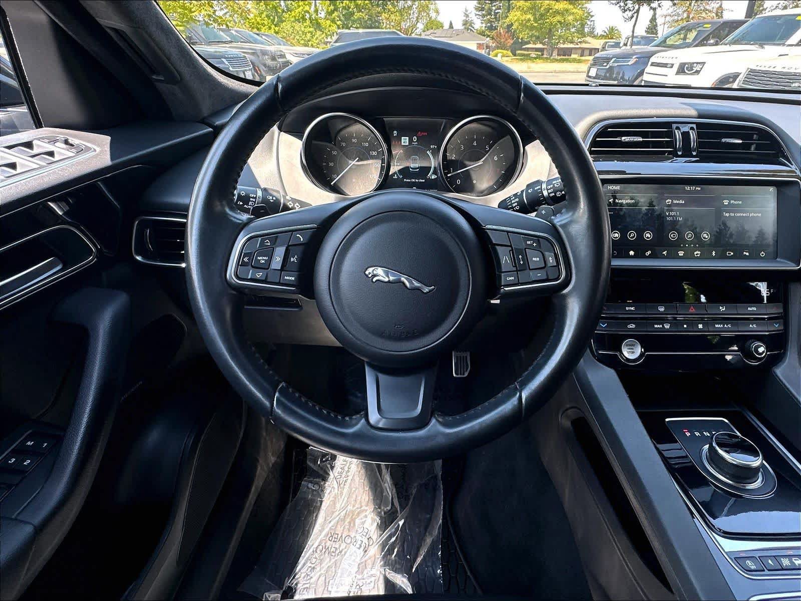 Used 2019 Jaguar F-PACE Premium AWD/4WD image 5