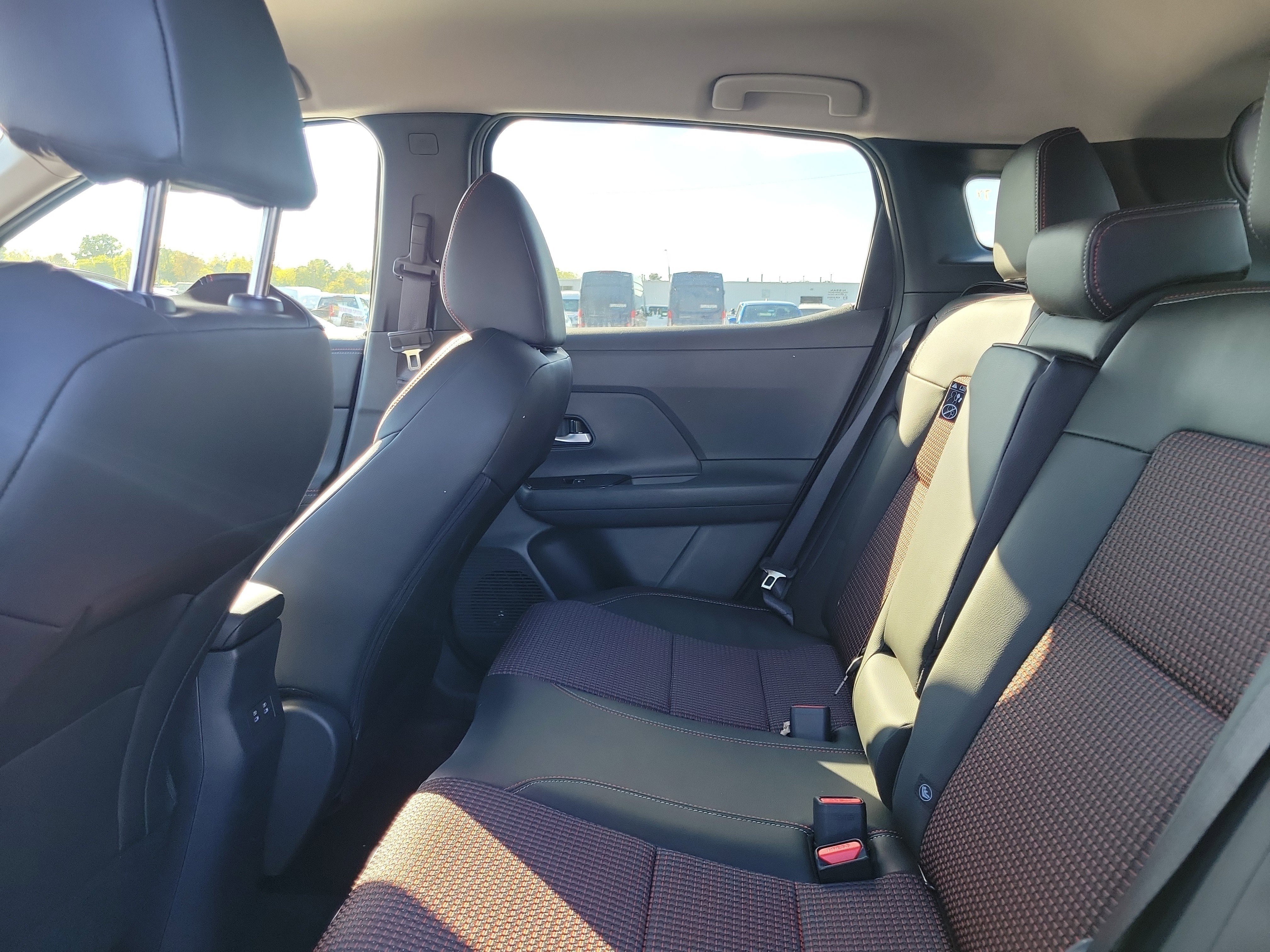 New 2026 Nissan Kicks SR w/ Cold Weather Package AWD/4WD image 11