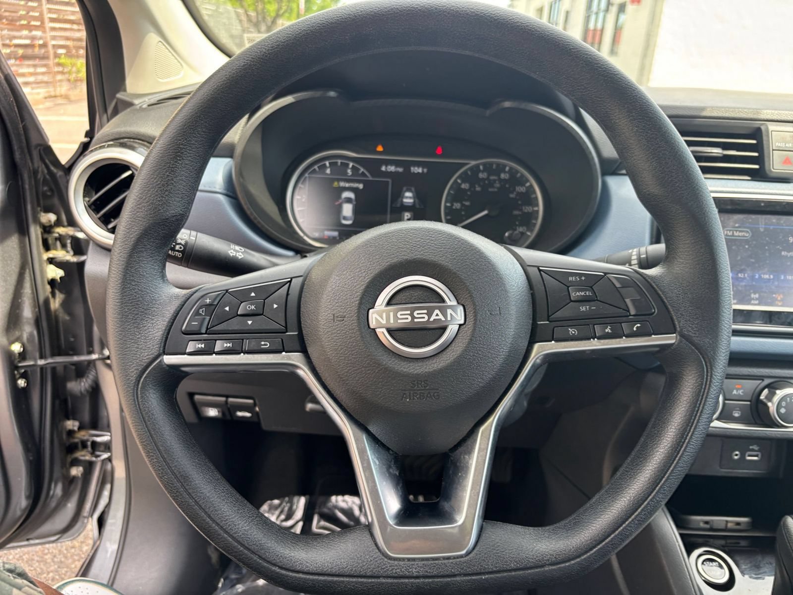 Used 2025 Nissan Versa SV FWD image 27