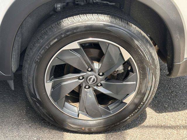 Used 2024 Nissan Rogue SV AWD/4WD image 7