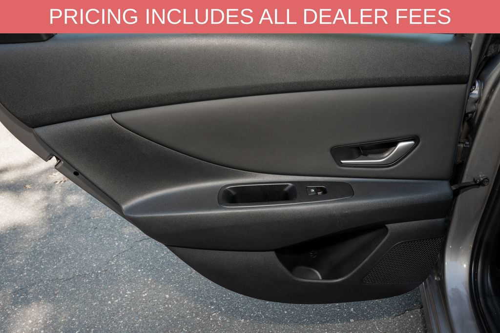 Used 2025 Hyundai Elantra SEL FWD image 10