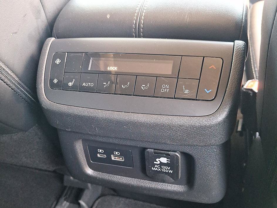 Used 2023 Nissan Pathfinder Platinum w/ Cargo Package AWD/4WD image 28