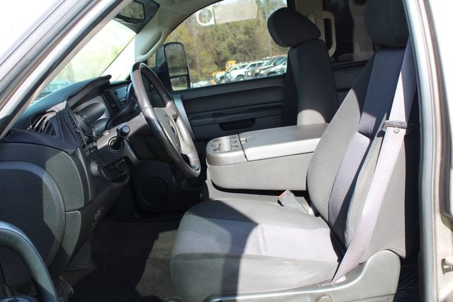 Used 2011 Chevrolet Silverado 2500 LT w/ Interior Plus Package AWD/4WD image 19