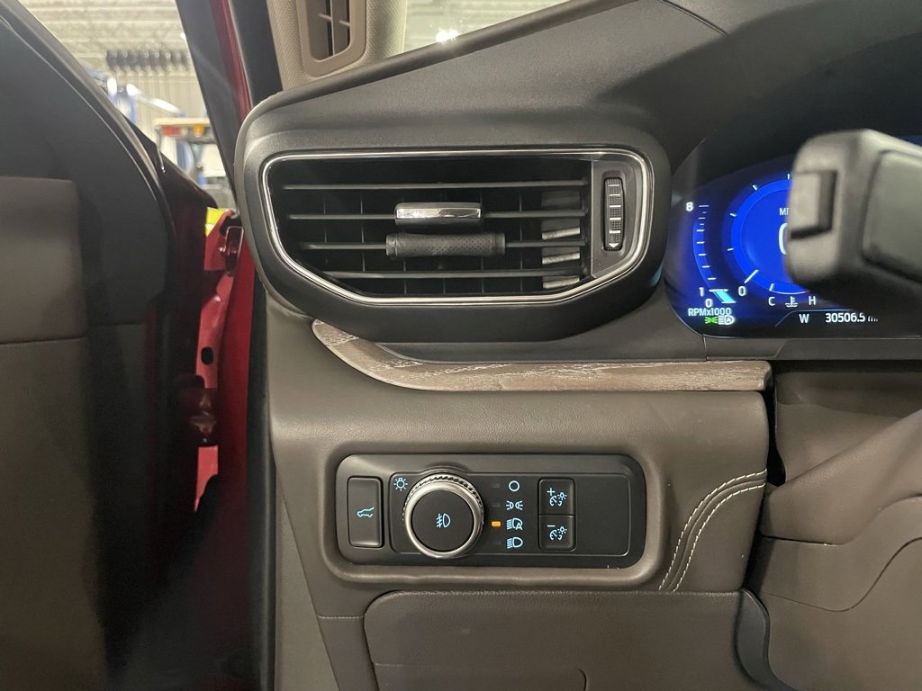 Used 2022 Ford Explorer Platinum w/ Equipment Group 601A image 13