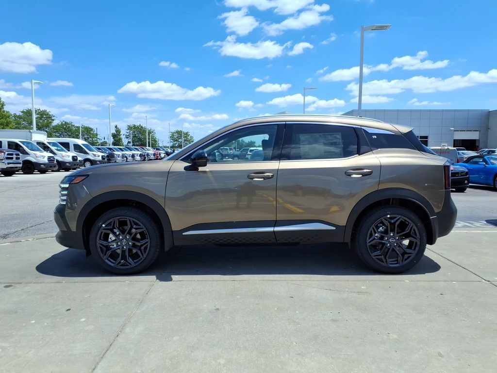 New 2026 Nissan Kicks SR w/ SR Premium Package AWD/4WD image 5