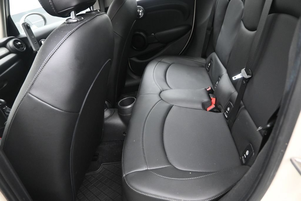 Used 2019 MINI Cooper 4-Door Hardtop w/ Signature Upholstery Package FWD image 15