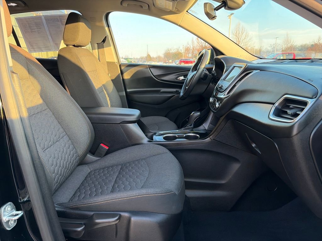 Used 2019 Chevrolet Equinox LT w/ Driver Convenience Package image 15