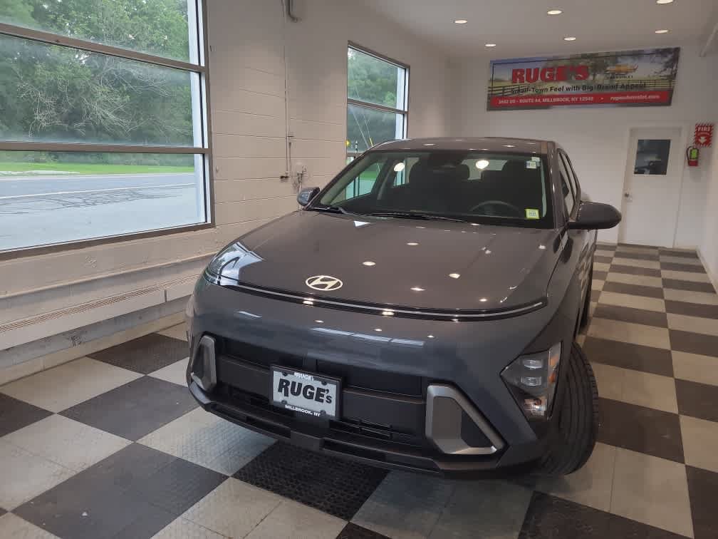 Used 2024 Hyundai Kona SE AWD/4WD image 2