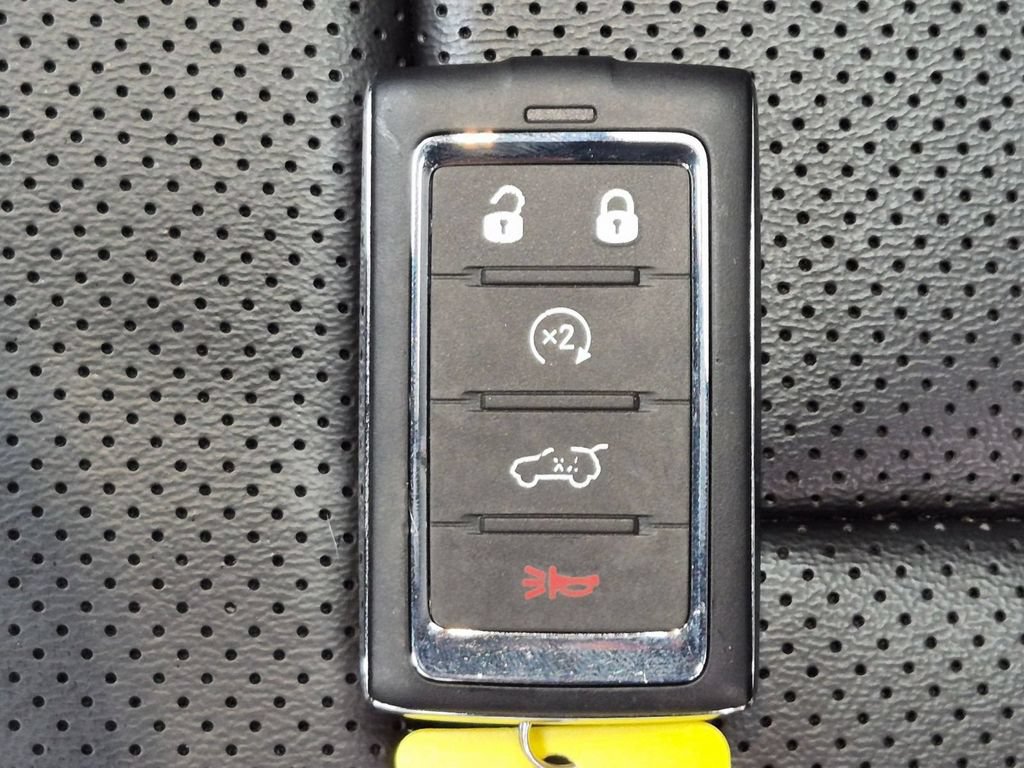 Used 2024 Jeep Grand Cherokee Limited w/ Luxury Tech Group II AWD/4WD image 30