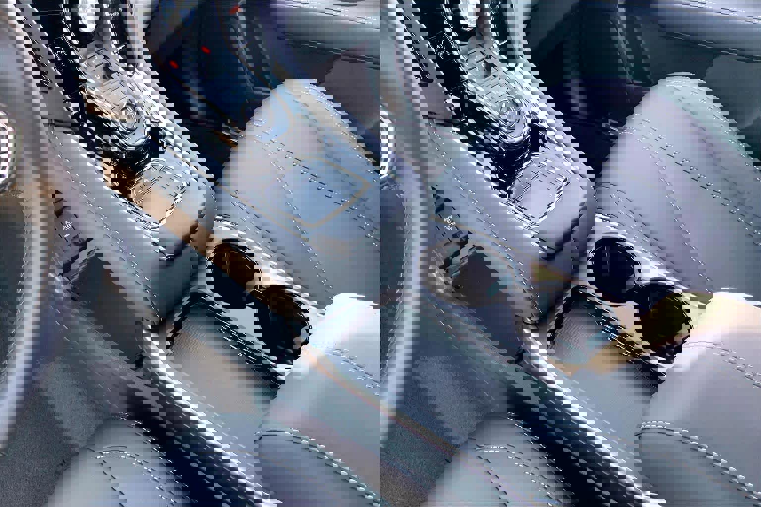 Used 2025 Acura RDX SH-AWD image 16