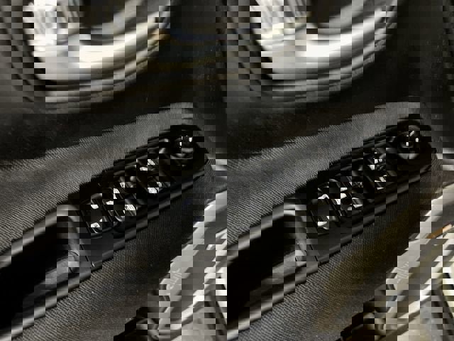 Used 2021 Jeep Renegade Latitude w/ Sun & Sound Group image 24