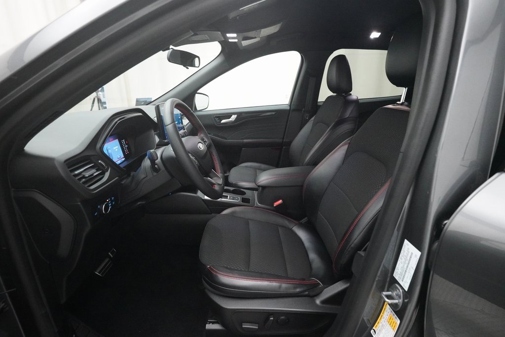 Used 2023 Ford Escape ST-Line w/ Tech Pack #1 image 7