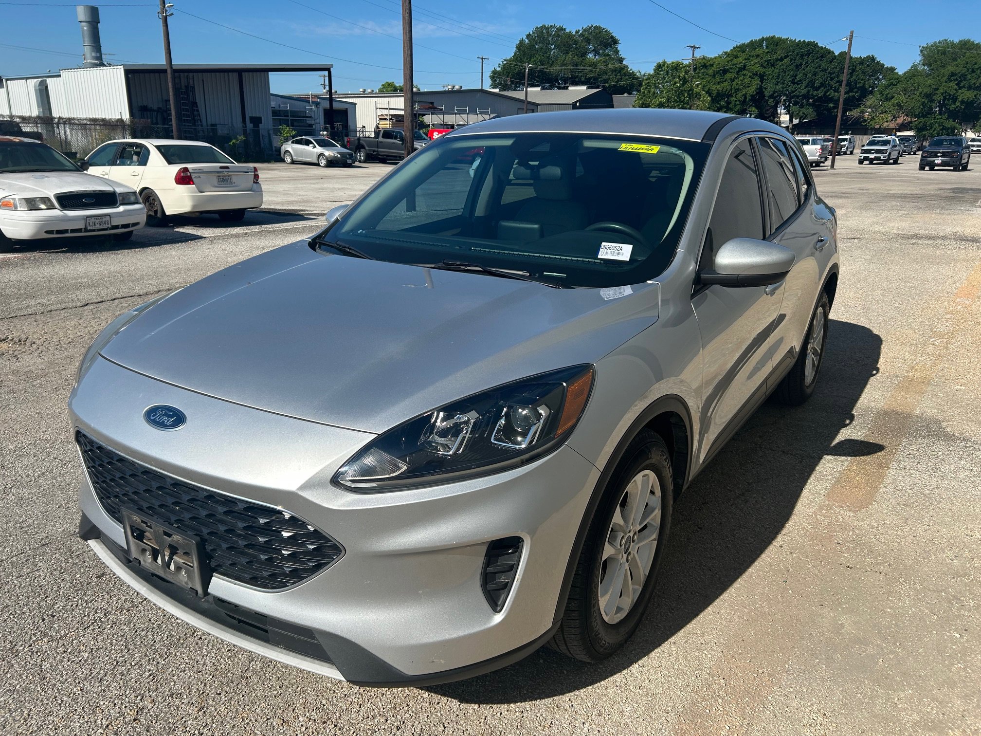 Used 2020 Ford Escape SE FWD image 3