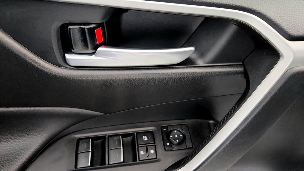 Certified 2025 Toyota RAV4 XLE AWD/4WD image 23