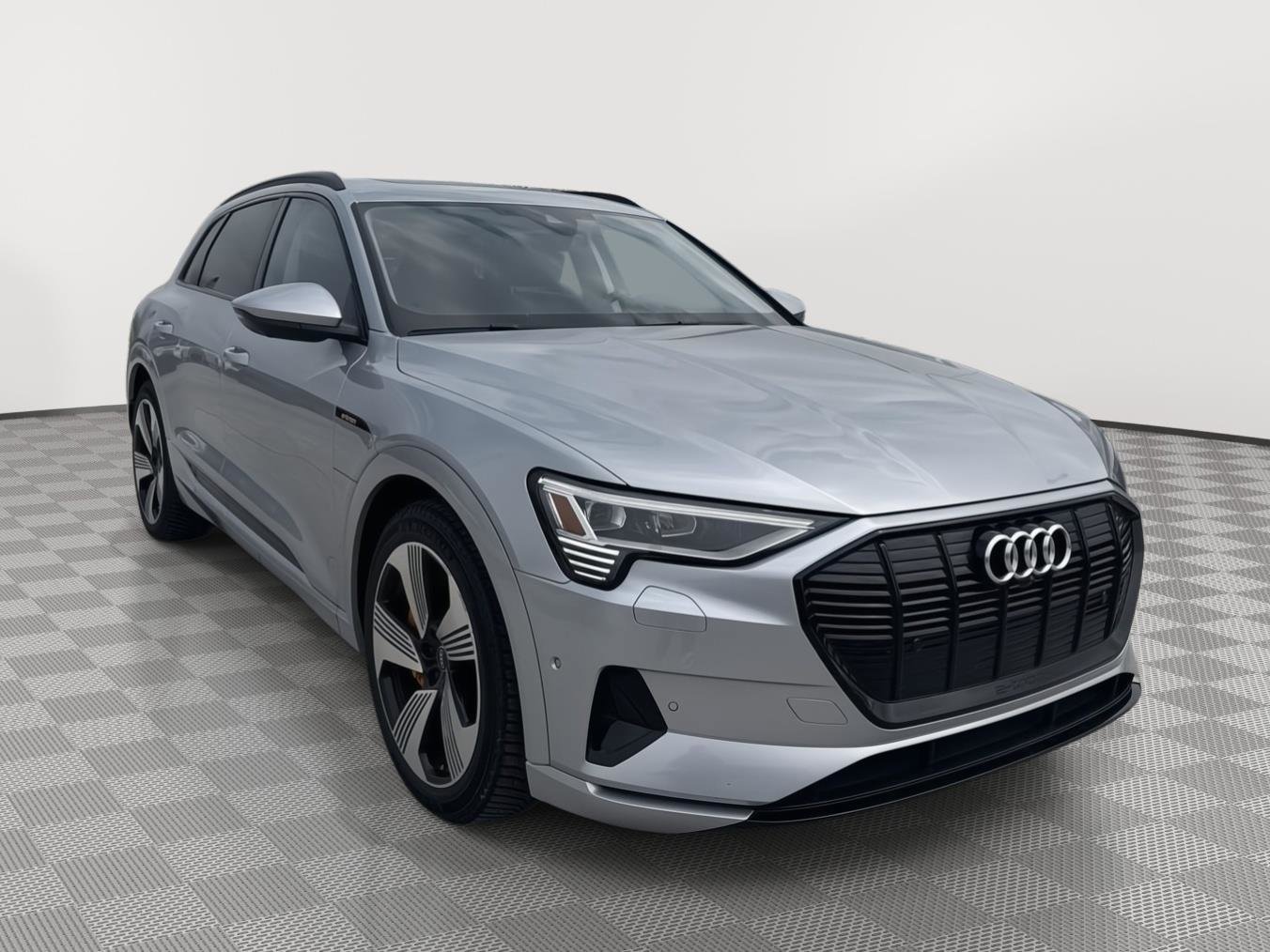 Used 2023 Audi e-tron Premium Plus w/ Premium Plus Package AWD/4WD image 1