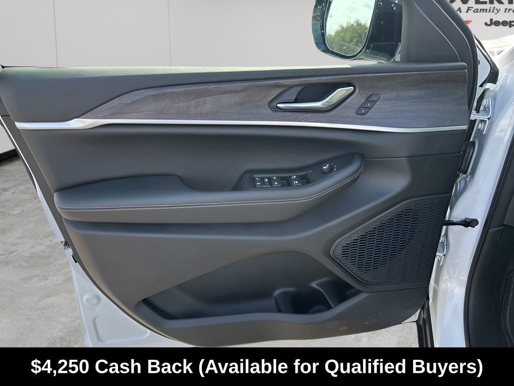 New 2025 Jeep Grand Cherokee Limited AWD/4WD image 25